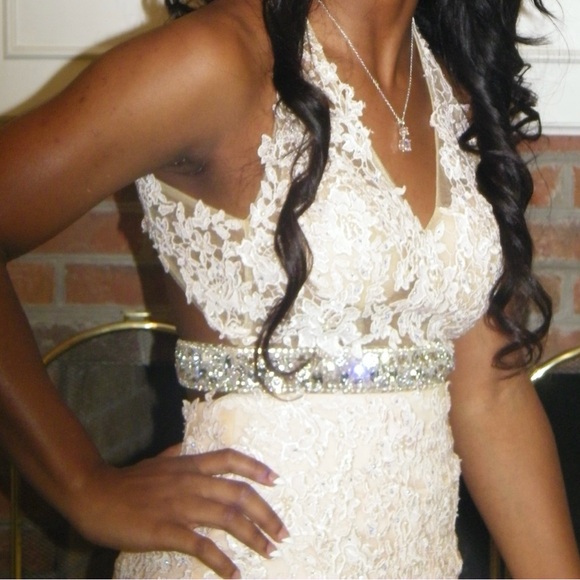 Ivory Evening Gown - Picture 6 of 9